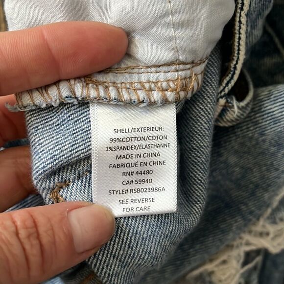 Tinseltown Juniors' Distressed Mom Jeans Sz-3 - Picture 9 of 9